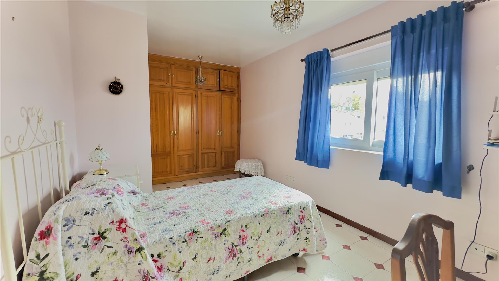 Image of House - detached - 4 Bedrooms - 2 Bathrooms for Sale in South District-Gibraltar, Image 7